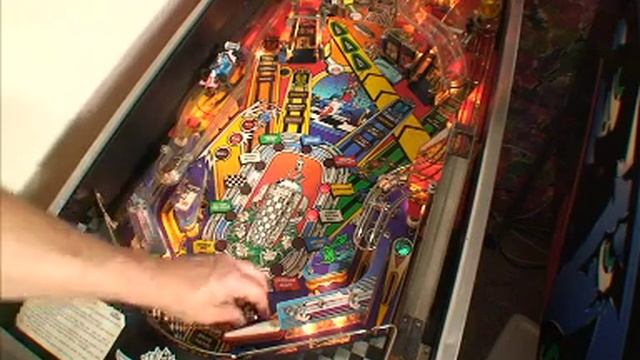 Expert Pillage presents: Hank's Pinball Tips смотреть онлайн