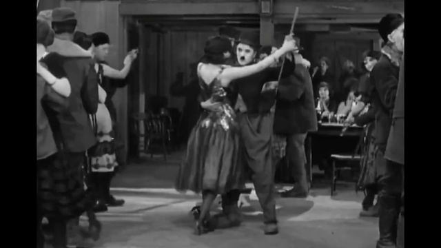 Charlie Chaplin - The Gold Rush 1925 - Dance