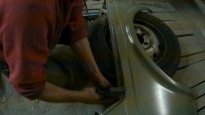 Как поменять переднее крыло на ниве не снимая двери. ВАЗ 2121.