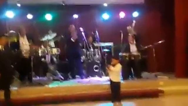 Jhaziel y el "Grupo Carakol" con Vicente Gomes tema:"Perdoname" Dúo Dinámico " смотреть онлайн