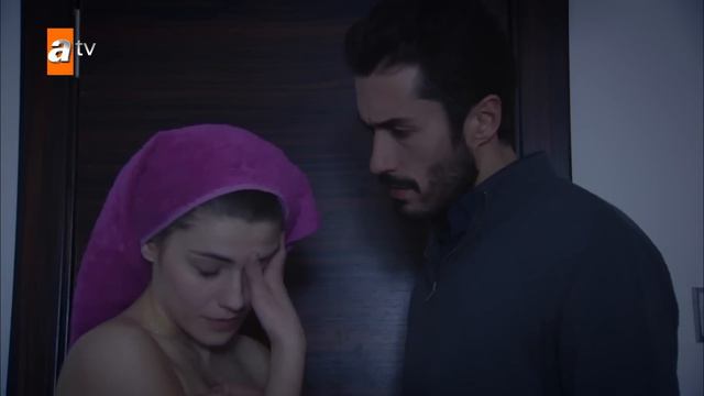 Tarık, Sıla'nın odasına giriyor! - Beni Bırakma Özel Sahneler смотреть онлайн