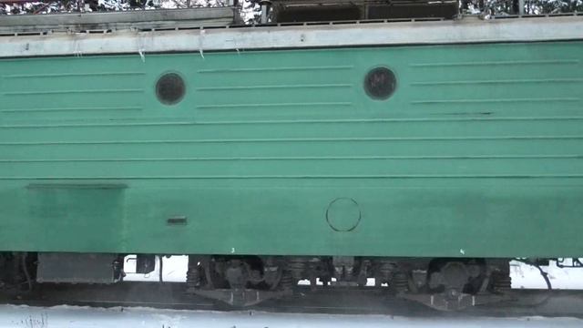 "Новогодний Выльник". ВЛ11-153 Б/097 с грузовым поездом смотреть онлайн
