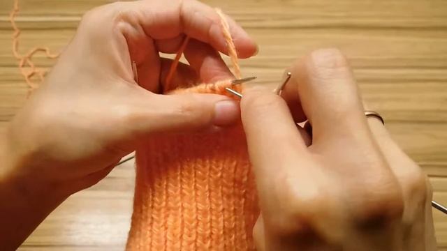 Красивая и простая шапка на круговых спицах смотреть онлайн