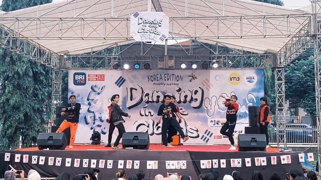 【LIVE PERFORMANCE】 ENHYPEN - 'Blessed-Cursed + Future Perfect' Dance Cover STRIXE from INDONESIA смотреть онлайн