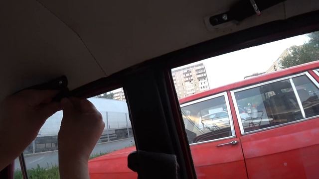 Москвич. Москвич 408. Доделал ручки салона на потолке и теперича всё норм. 4к. смотреть онлайн