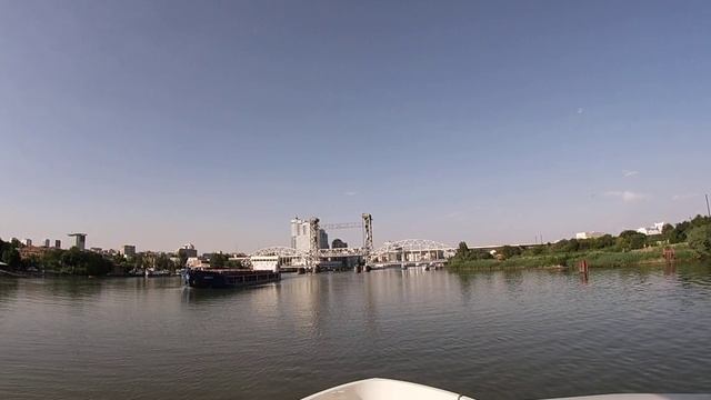 Проходим под мостом в Ростове который спроектировал сам Эйфель построивший башню во франции смотреть онлайн