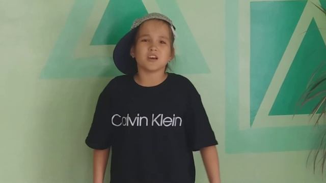 Детский стих Зяблик Хотел иметь я птичку и денег накопил и вот на птичьем рынке С.Михалков смотреть онлайн