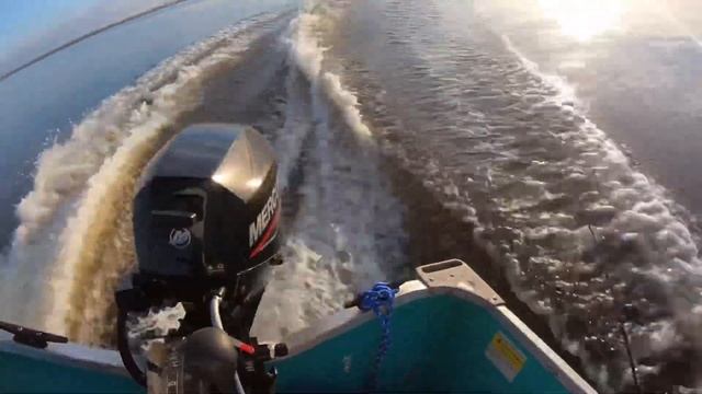 Running & Speed Test of a 15 HP Mercury Outboard смотреть онлайн