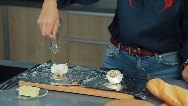 Смачна та Бюджетна Закуска. Часникове Конфі та Печений Вершковий часник. смотреть онлайн