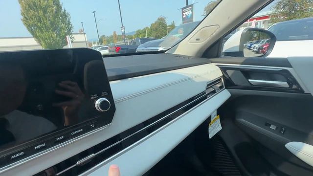 2024 Outlander Mitsubishi - White Diamond with black roof, light grey interior! GT trim level. смотреть онлайн