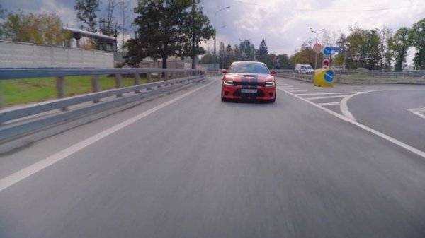Тест-драйв 717 сильного Dodge Charger SRT HellCat!