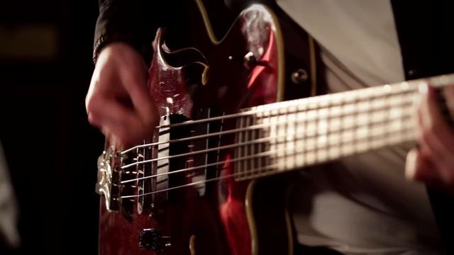 Tokio Hotel "Never Let You Down" At Guitar Center смотреть онлайн