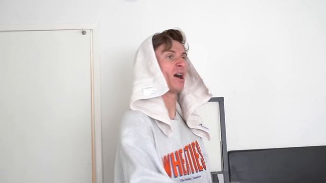 Moms going through your room in high school смотреть онлайн