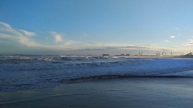 5 минут зимнего моря. Средиземное море 25 января 2023 г. смотреть онлайн