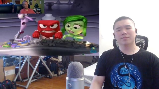 Watching a Therapist React to Inside Out- Issues Video #3 смотреть онлайн
