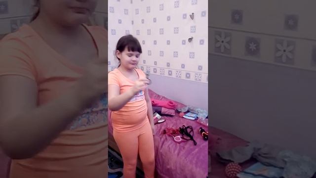 Моя собака Тиффани и разные вещи для ухода за ней смотреть онлайн