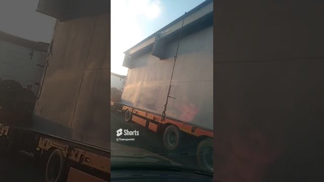 Трал везет по КАДу какую ту стену #shorts #трал #полуприцепы смотреть онлайн