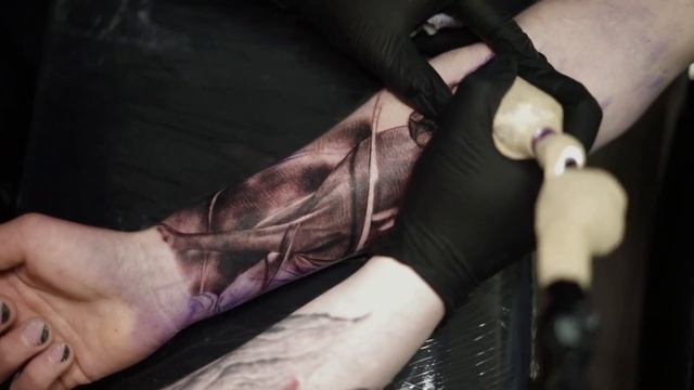 Creating Black and Grey cat Tattoo! The secret of applying white INK смотреть онлайн