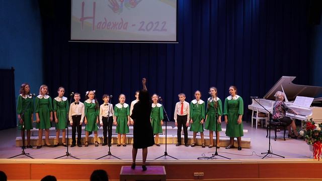 Средний хор " Первоцвет" г. Усть-Илимск, песня "Зима" смотреть онлайн