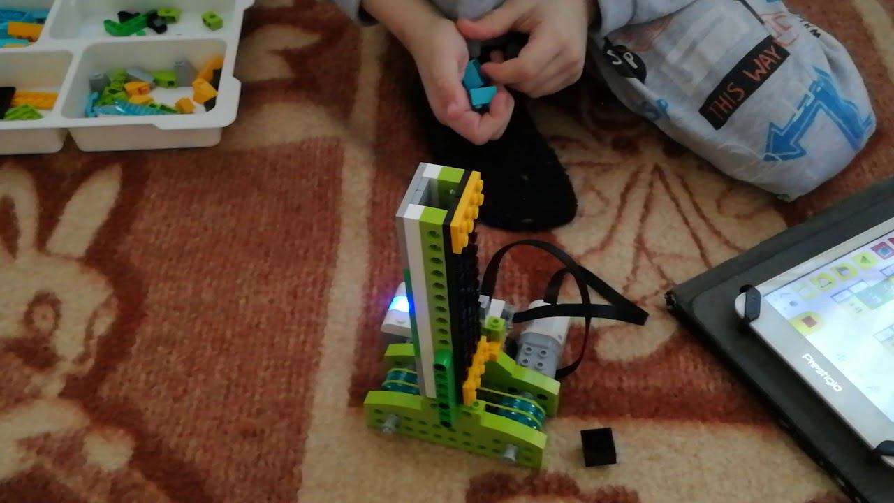 Lego WeDo 2.0 Сортировщик кирпичиков смотреть онлайн