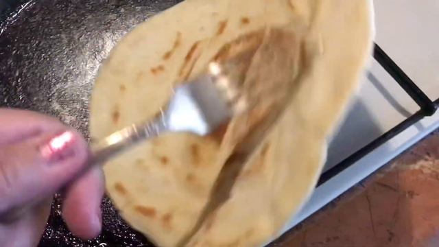 Сделай питу дома! Лепешку помажь положи мясо ,овощи !Всееее!!!! смотреть онлайн