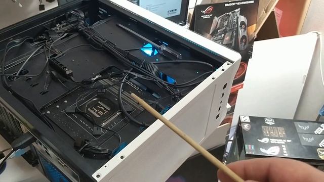 Обзор корпуса Deepcool CC560 WH. Решение проблемы мигания вентиляторов, подключенных последовательн смотреть онлайн