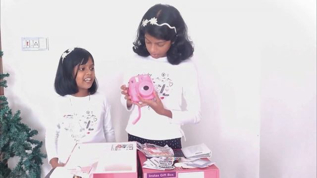 Unboxing Fujifilm Instax Mini Camera смотреть онлайн