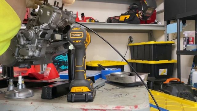 1998 CR125R engine rebuild смотреть онлайн