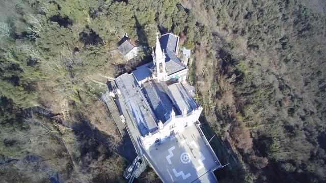Chiesa di Montallegro ripresa con il drone смотреть онлайн