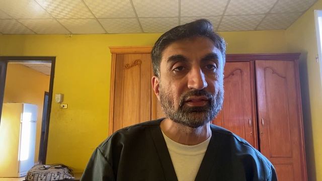 Ureteroscopic Surgery with Laser for removing Ureteric Stones - Dr. Shoaib Mithani смотреть онлайн