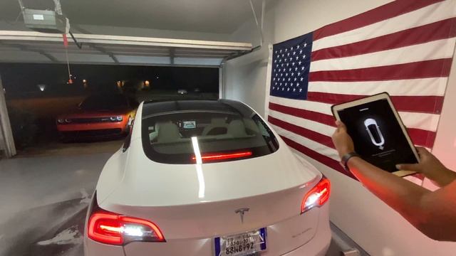 APPLE IPAD 11 PRO PARKD MY TESLA MODEL 3! IS IT MAGIC? смотреть онлайн