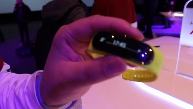 Sogi.com.tw手機王@HUAWEI TalkBand B1 智慧手環介紹 смотреть онлайн