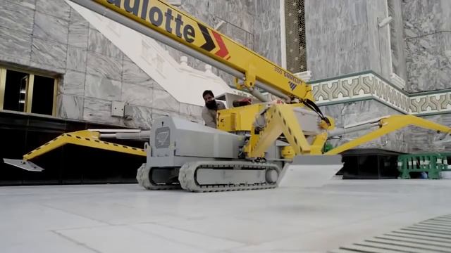 Уборка Заповедной мечети в Мекке смотреть онлайн