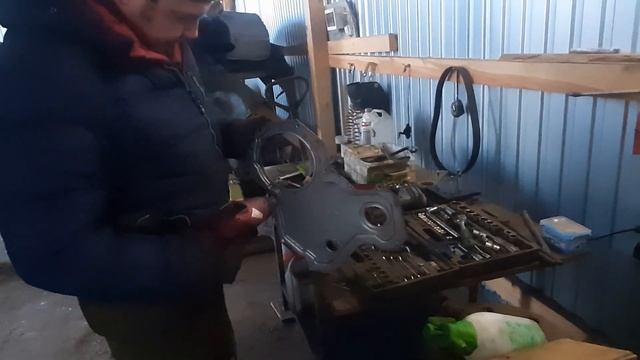 Собираем двигатель #Cummins на #VOLVO #дальнобой Часть2 смотреть онлайн