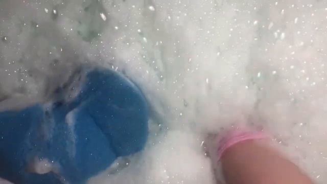 ASMR Satisfying Sponges Squeezing 🧽