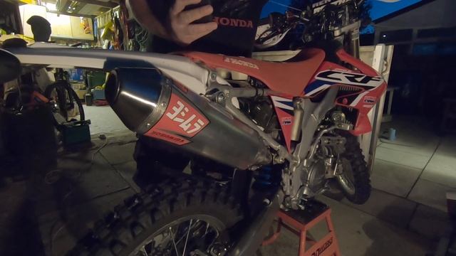 Honda CRF250X with Yoshimura RS-2 full system смотреть онлайн