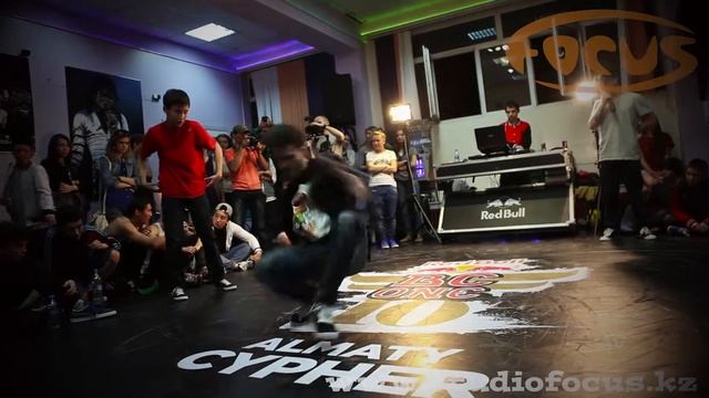 Leonid vs Jet | Red Bull BC One Kazakhstan Cypher Almaty | Dance Studio Focus смотреть онлайн