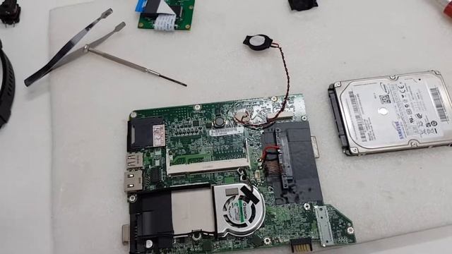 1° Tutorial Modifica Hard Disk Su Acer Aspire One ZG5