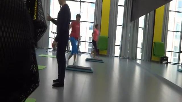 Степ-платформа. 5 упражнений. 15.06.18. ФК "ПортФитнес". г. Екатеринбург, ул. Волгоградская, 20. смотреть онлайн