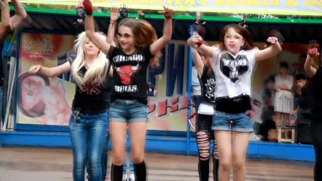 U News. Жители Стерлитамака одновременно со всей страной окунулись в танцевальное искусство смотреть онлайн