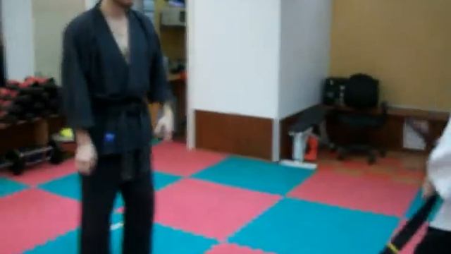 Самооборона в исполнении инструктора Тхэквондо Мальцева А В смотреть онлайн