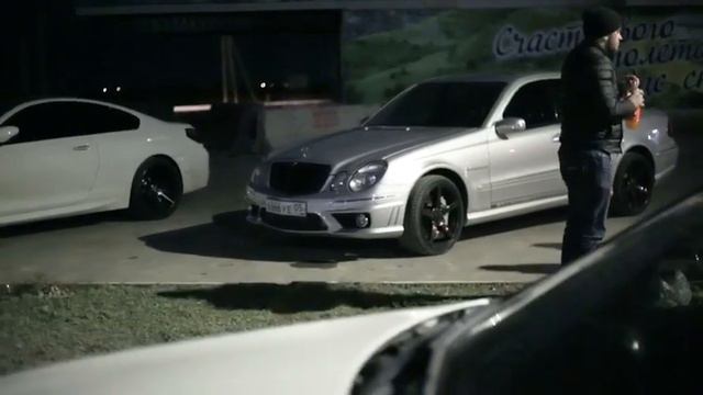 Mercedes-Benz E55 AMG V8 Kompressor смотреть онлайн