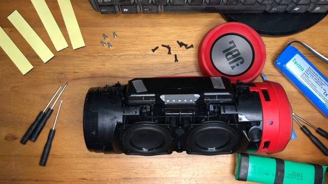 JBL Charge 3 Battery Replacement (do read description below for missing instructions) смотреть онлайн