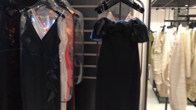BERSHKA/RUE В ТЦ ТЕРРА СИТИ В АНТАЛИИ смотреть онлайн