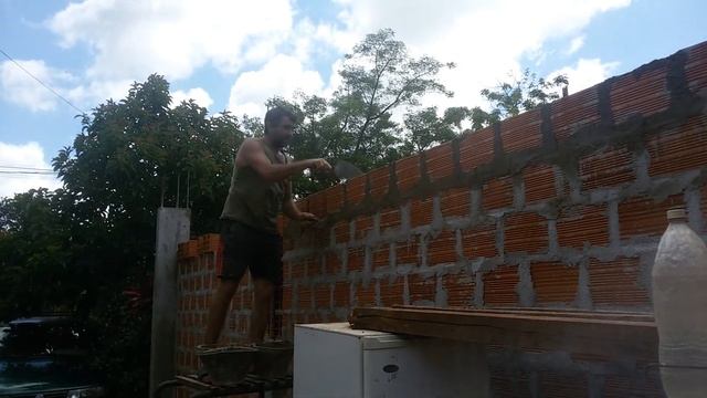 Кладка кирпича 