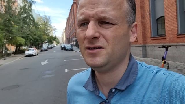 Везде во всем мешают! Гуляем по Парку Культуры в Москве смотреть онлайн