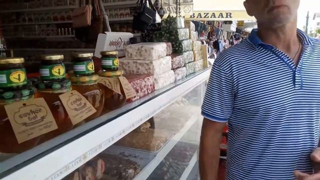 Вкусняшки от забавного продавца смотреть онлайн