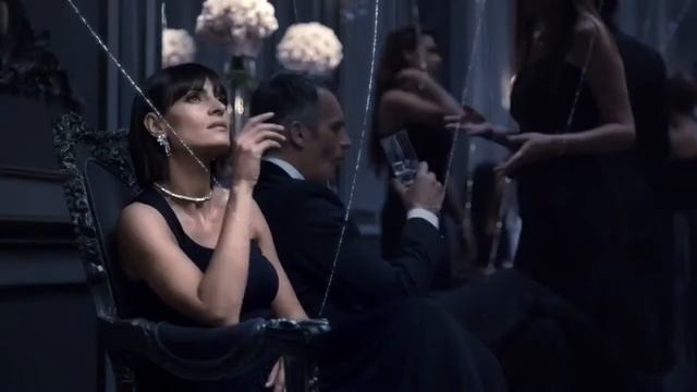 Реклама духов Lancome - La Vie Est Belle с Джулией Робертс смотреть онлайн