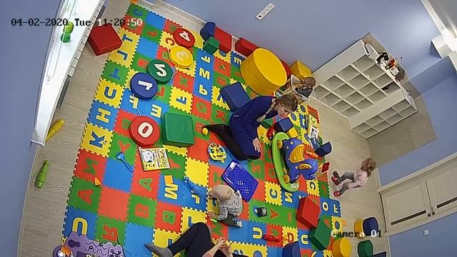 Пример видео с камеры DS-I102 (2 8 Mm)