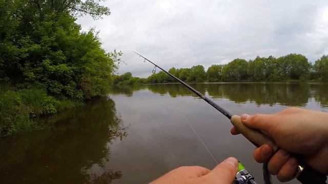 Рыбалка на Окуня на Москва реке. Обзор новой плетёнки смотреть онлайн